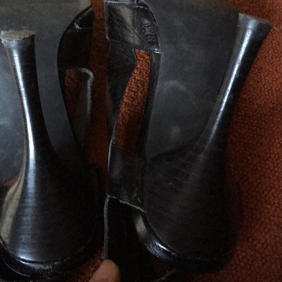 Dollhouse Lizette Leather cutout heels - Picture 5 of 7